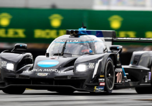 Alonso schrijft 24 uur van Daytona op zijn naam