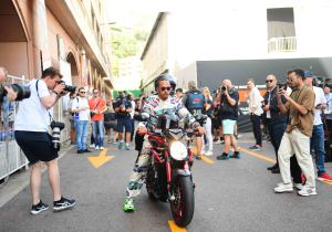 Hamilton reveals STREET RACING adventures in Hot Ones teaser