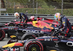 Verstappen, Norris en Perez analyseren spin Leclerc: "Hij neemt te veel curbs"