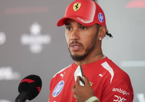 Hamilton rijdt mogelijk tot zijn 45ste door na eerdere belofte: 'Ik moet blijven'