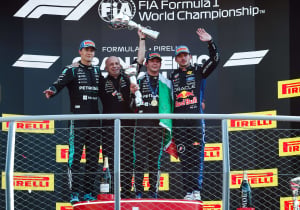 Russell over boegeroep na afloop GP Italië: "Daarom heb ik het maar weggelachen"