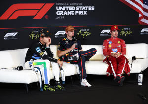 Controverse rondom blikje Sprite in persconferentie aan het licht gebracht: 'Mag dat niet?'