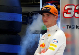 FOTO: Haha! Max Verstappen oefent gezichtsuitdrukkingen voor de media!