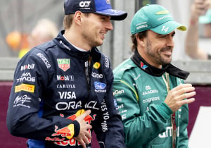 Alonso prijst hersencapaciteit Verstappen: 'Hij gebruikt maar tien procent'