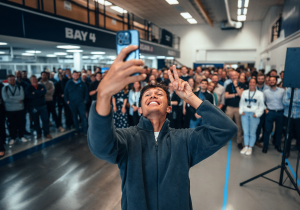 Albon commits future to F1 team by signing MULTI-MILLION Dollar deal