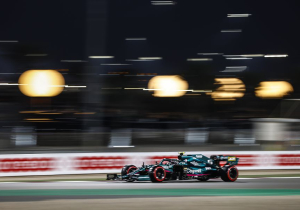 Vettel zag gele vlag verdwijnen: "Was waarschijnlijk omdat Verstappen eraan kwam"