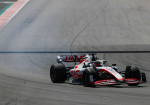 Magnussen slikt kritiek op Hamilton in: "Gebeurde in het heetst van de strijd"