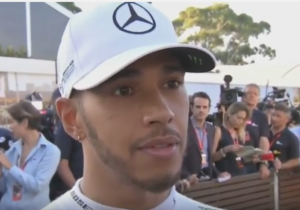 VIDEO: Lewis Hamilton geeft reactie op zijn eerste race