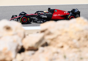 Bottas suffers Alfa Romeo failure as red flags cause further test delays