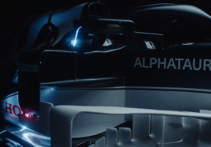 IN BEELD: AlphaTauri lanceert haar nieuwe AT02-wagen voor 2021
