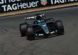 Russell domineert kwalificatie en pakt pole voor Sprint, Verstappen mijlenver achter