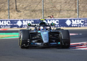 Hamilton en Antonelli naar stewards, spin van Verstappen speelt rol in FIA-onderzoek