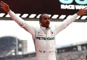 OFFICIEEL: Hamilton behoudt zege Duitse Grand Prix