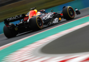 Verstappen schittert in creatieve video Red Bull: 'From sim to reality'