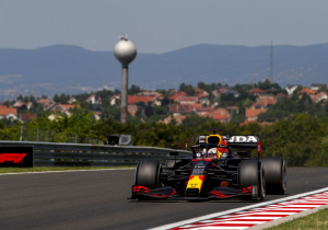 Verstappen oogt ontspannen voor start: "Gewoon iets later remmen in bocht 1"