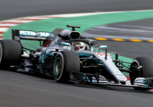 Lewis Hamilton: 'Helmdesign zinloos vanwege Halo'