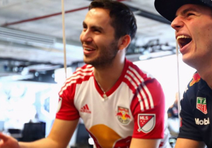 IN BEELD: Max gaat potje gamen in Mexico