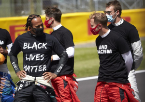 Hamilton zag Vettel vanaf Black Lives Matter-moment opstaan: "Hij kroop uit zijn schulp"