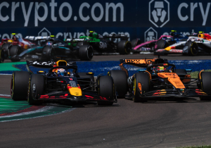 Verschuur ziet Verstappen 'slapende' Piastri verrassen: "Toch wel een minpunt"