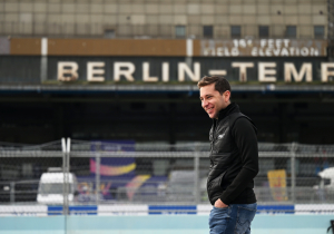 Frijns stipt veiligheidsprobleem aan na flinke crash: 'Hoop dat de FIA daar wat mee gaat doen'