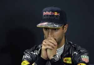 F1 News Today: Ricciardo reveals his concerns as 'take it or leave it' contract offer given by Marko