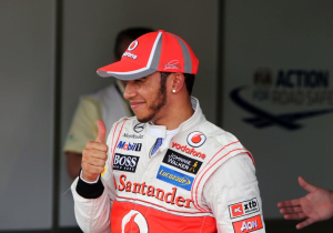 Mercedes da la bienvenida a Hamilton