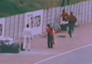 Schokkende beelden: de bijna crash van Pérez doet terugdenken aan 1977