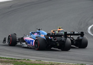 Alonso na gevecht met Norris: "Als je kerbs op gaat, beschadig je de auto"