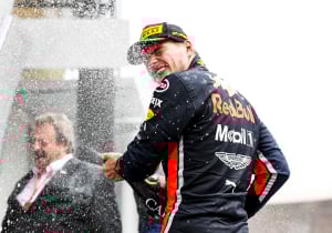 Coronel optimistisch: 'Alleen Verstappen kan op Hamilton schieten'