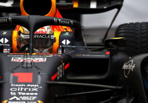 Twitter neemt FIA onder vuur na 'sparen' Verstappen in Monaco: "Wat een grap!"