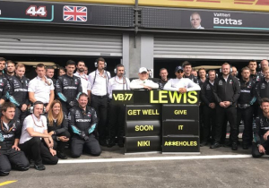 Mercedes pay tribute to Lauda at Spa