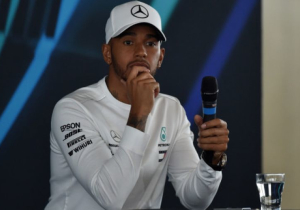 Bernie Ecclestone: 'Lewis Hamilton lijkt er klaar mee'
