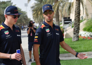 Häkkinen juicht bezoek aan fabriek toe: "Je moet het hele team achter je hebben"