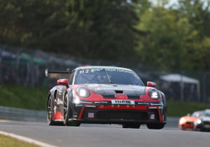 Meijer wint Porsche Cup-klasse in 24h Nürburgring terwijl hij op Spa-Francorchamps racet