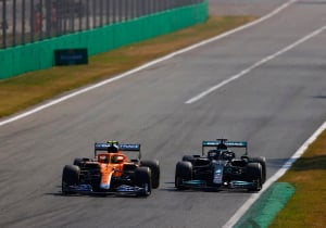 Lachende Norris en Hamilton treffen elkaar in vierkantje: "Ik negeerde mijn team de hele tijd!"