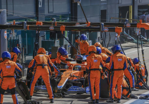 McLaren applaud FIA delay to "dangerous" pit stop technical directive