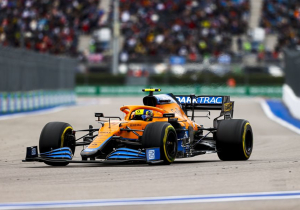 Norris moet zich melden bij de wedstrijdleiding vanwege overtreding pitstraat