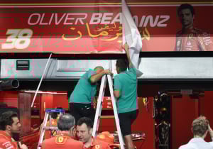 F1 Hoy: Leclerc se olvida de Sainz; Sainz, con oferta LISTA; Alonso, frustrado