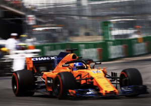 Alonso retires on 300th grand prix entry