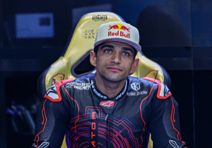 World champion ruled OUT of season opening race after testing crash