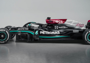 Mercedes volgt voetbalclub Manchester United met langdurige sponsordeal