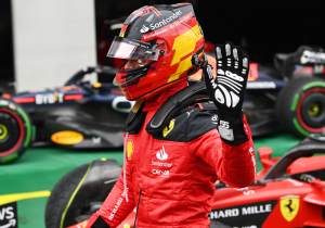 Sainz SNUBS Mercedes in backing of Ferrari project