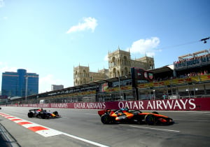 X reageert op race in Bakoe: "Waarom in hemelsnaam geen safety car?!"