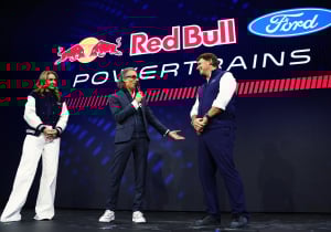 Red Bull wil overleden Mateschitz trots maken: 'We noemen onze eerste motor de DM01'