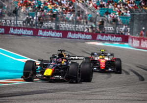 LIVE: F1 Grand Prix van Miami: race van start onder droge omstandigheden