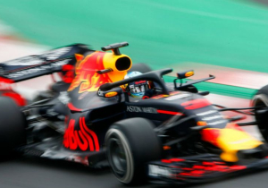 Ricciardo: Halo doesn't block start lights