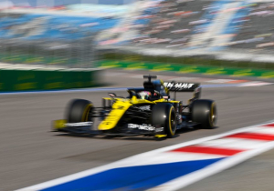 Ricciardo finally "hooked up" at Sochi after lengthy "homework" assignment