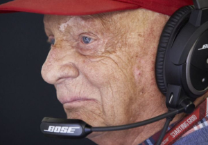 Lauda ontvangt bijzondere steunbetuiging van Vettel: 'Normaal doen coureurs dat niet'