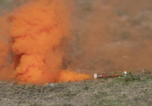 Rookbomgooier na verhoor bij politie weer op vrije voeten