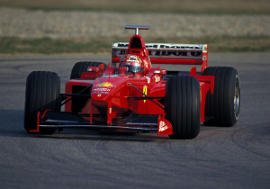 Ferrari F300 van Schumacher voor miljoenen verkocht tijdens veiling